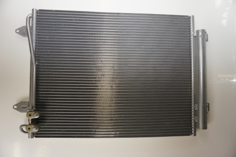 Lauhdutin, ilmastointilaite (Takana)  art. CH2680